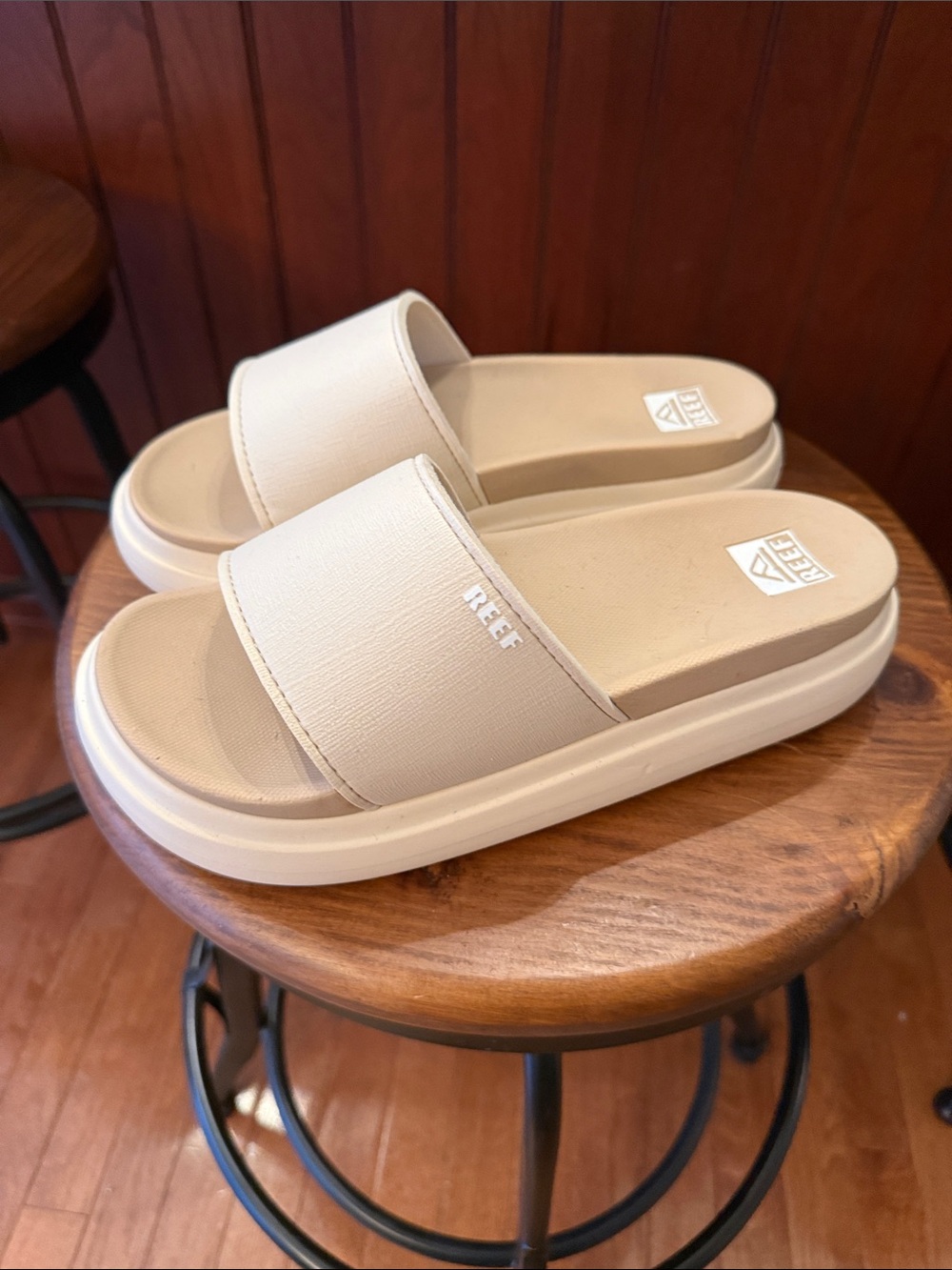 Reef ✌🏻 ☀️ 🏖️ Cushion Bondi Bay Women’s Slide Sandals size 9 like new!